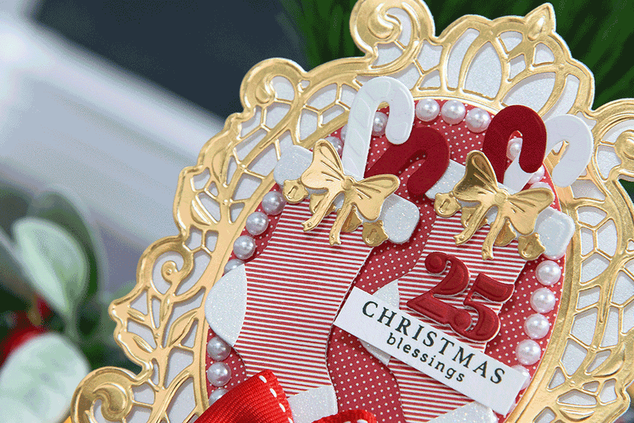 Layered Dimensional Die Cutting. Episode #3 - Shaped Christmas Card